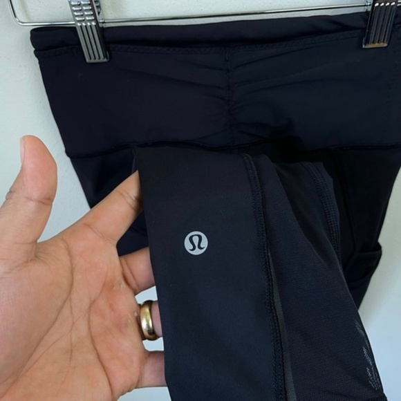 Lululemon‎ Outrun 17" Crop Black - Picture 9 of 10